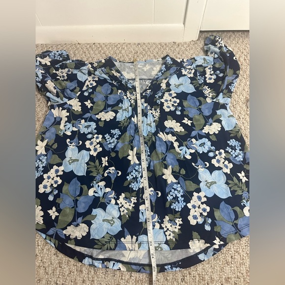 Lands' End Blue Floral Relaxed Blouse size L/P - Picture 6 of 9